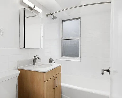 Studio, 1 bath, $2,095, Unit 3K