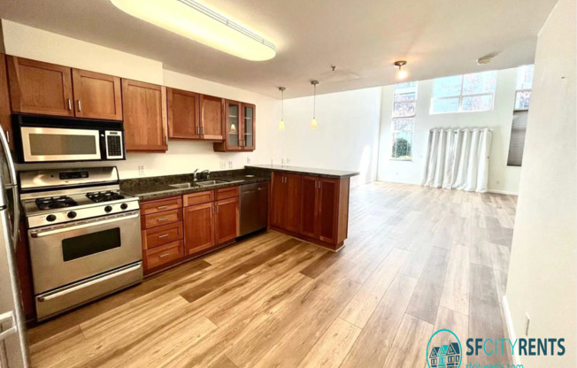 SoMa: 1 Bed 1.5 Bath Loft w/ Parking, W/D in unit & Shared Courtyard