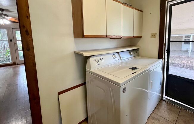 2 beds, 1 bath, $1,225