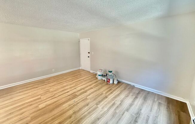 NEW LOWER PRICE! Arlington Gazebo Love, One Bedroom Close to Everything near Ballston