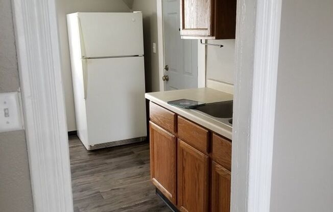 2 beds, 1 bath, $900