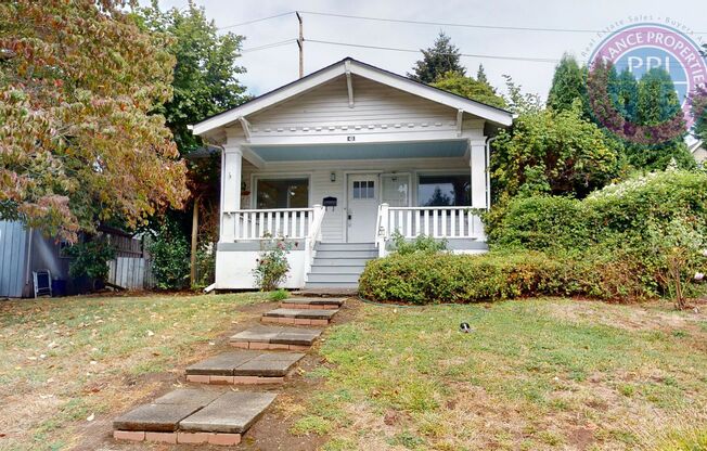 Coveted Old Town Lake Oswego Craftsman | Walk to George Rogers Park, Downtown Dining & Shopping