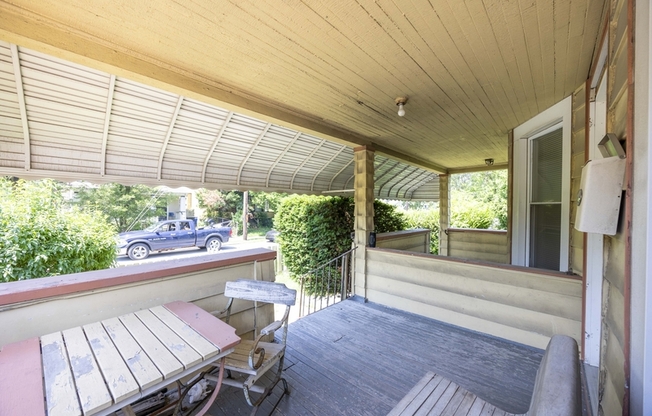 2257 E 80 ST
