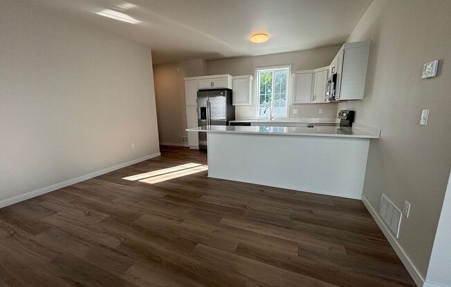 NEW CONSTRUCTION - 3 bdrm/2 bath townhomes - 1 MONTH FREE WITH A 13 MONTH LEASE!!