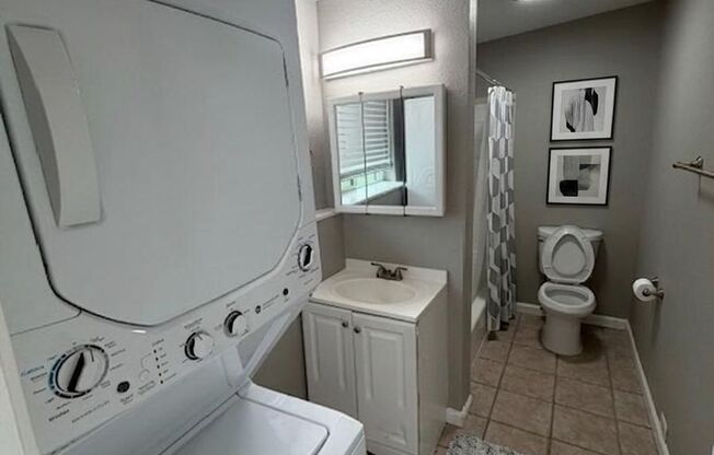 2 beds, 1 bath, 750 sqft, $1,900, Unit Unit #40