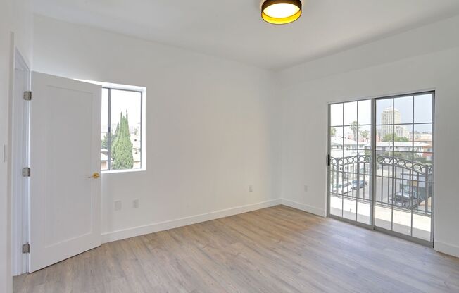 722 S Manhattan Place