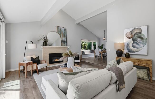 Spacious Tri-Level Home in West Lake Sammamish with Luxurious Features and Prime Location