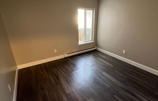 2 beds, 1 bath, $1,625, Unit 13164