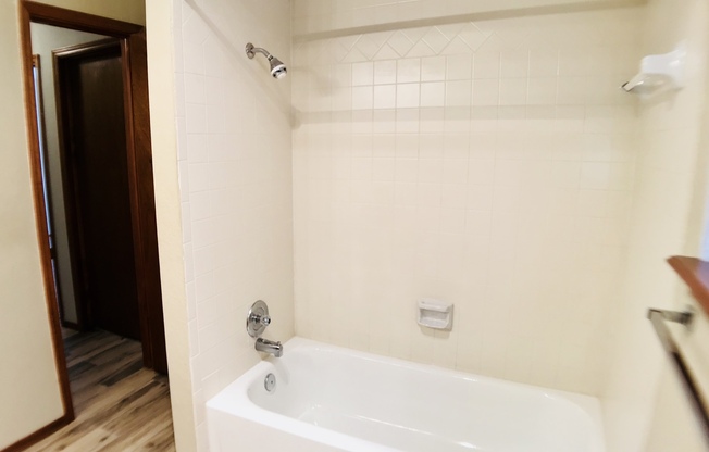 2 beds, 2 baths, $1,395