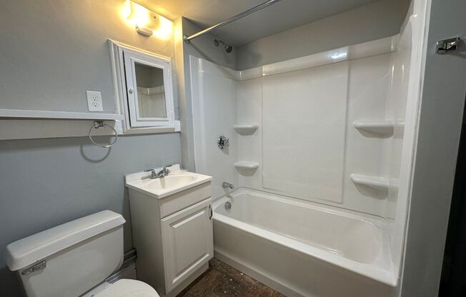 Studio, 1 bath, $1,950, Unit 12 Brooks Park #7