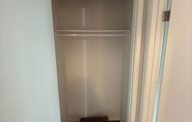 1 bed, 1 bath, 750 sqft, $2,270, Unit 1704