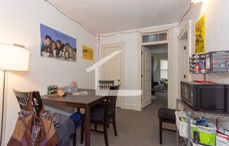 2 beds, 1 bath, $3,300, Unit 4B