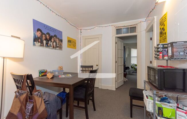 2 beds, 1 bath, $3,300, Unit 4B