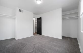 2 beds, 1 bath, $900, Unit MHH-22D