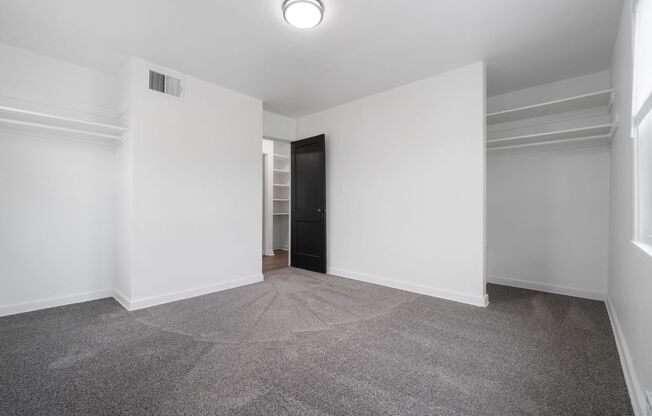 2 beds, 1 bath, $900, Unit MHH-22C