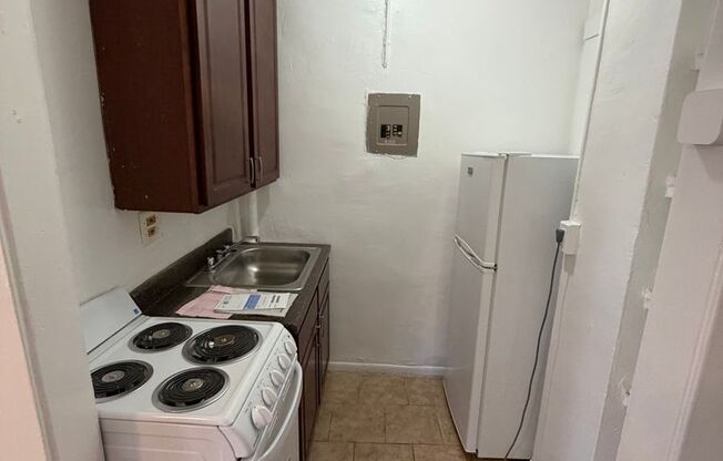 Studio, 1 bath, $1,100, Unit 216
