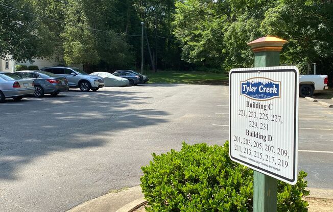 Tyler Creek condo convenient to Carolina and all things Chapel Hill!