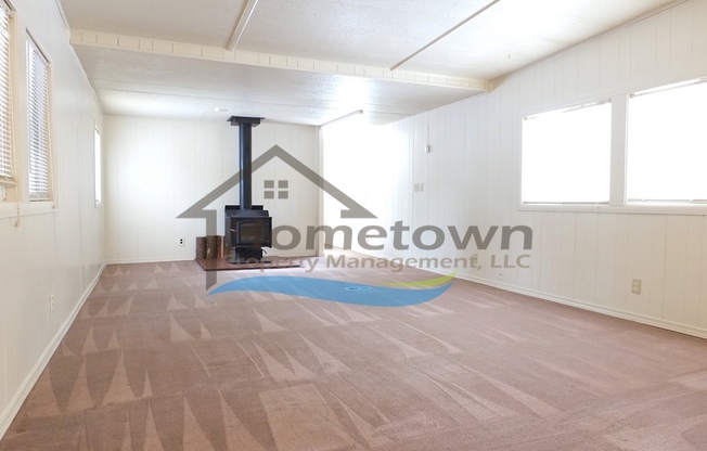 Spacious 2 Bedroom Home with Wood Stove in Sagle, ID