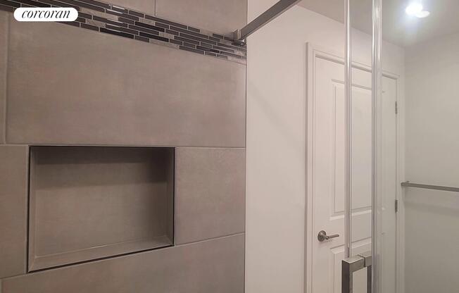 2 beds, 1 bath, $7,400, Unit 5I