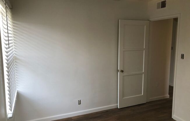 2 beds, 1 bath, $2,850, Unit 5311 Anaheim