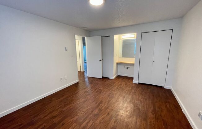 2 beds, 1 bath, 780 sqft, $1,155, Unit 21