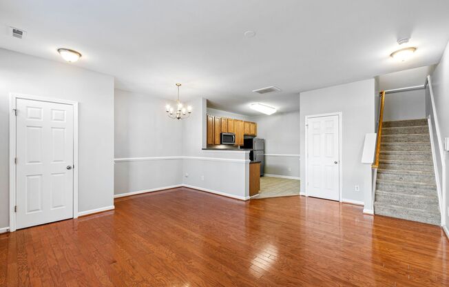 Stunning Townhouse for Lease in fantastic Raleigh location!