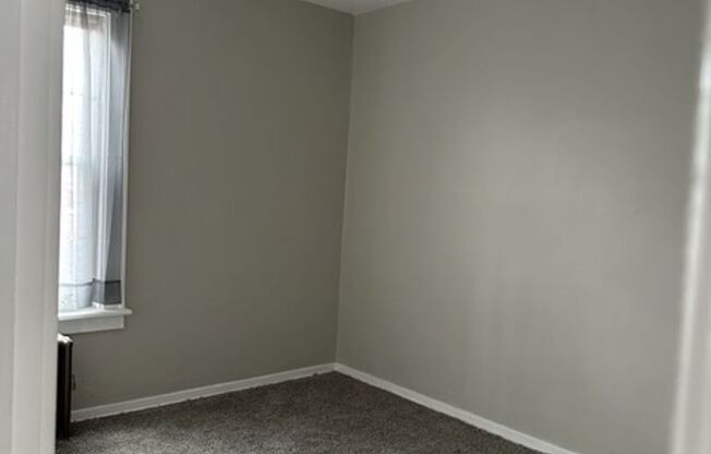 2 beds, 1 bath, 650 sqft, $1,195, Unit 601-11