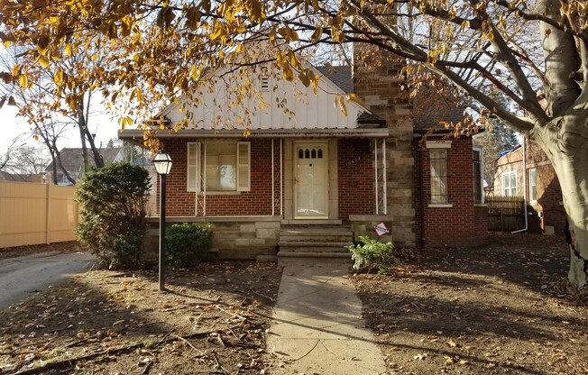 16623 Princeton - 3 Bed/1.5 bath with dining room, beautiful hardwood floors located in Martin Park