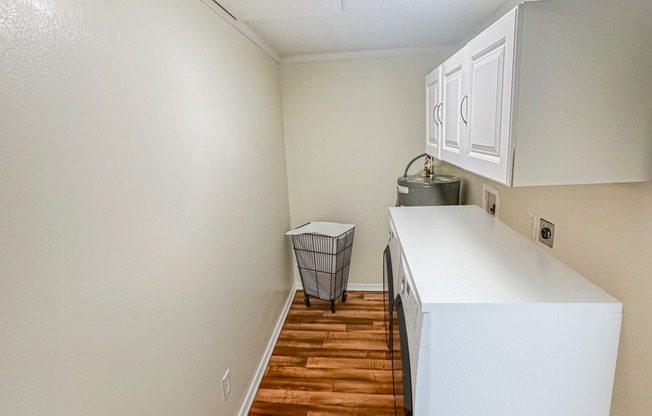 1x1 Bonus Room w Washer Dryer Hookups