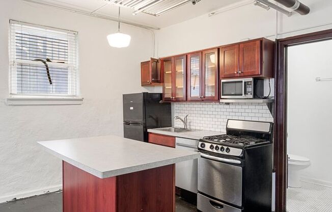 Studio, 1 bath, 435 sqft, $750, Unit G2