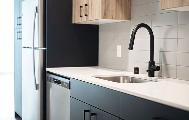 1 bed, 1 bath, 585 sqft, $1,715, Unit 515