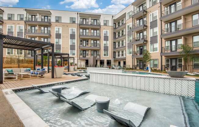 Jefferson Innova Pool