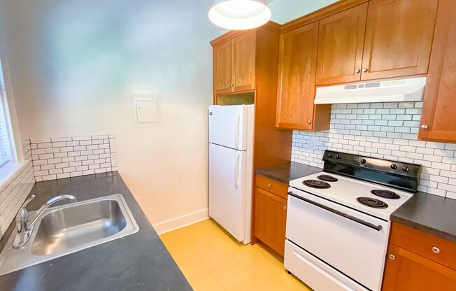 1 bed, 1 bath, 745 sqft, $1,700, Unit 3