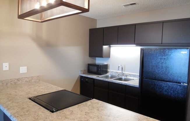 1 bed, 1 bath, 650 sqft, $939, Unit 110-132