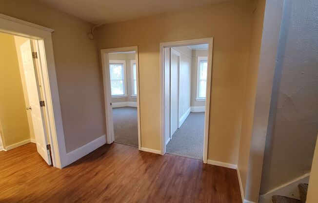 4 beds, 1 bath, 1,800 sqft, $1,795, Unit Upper