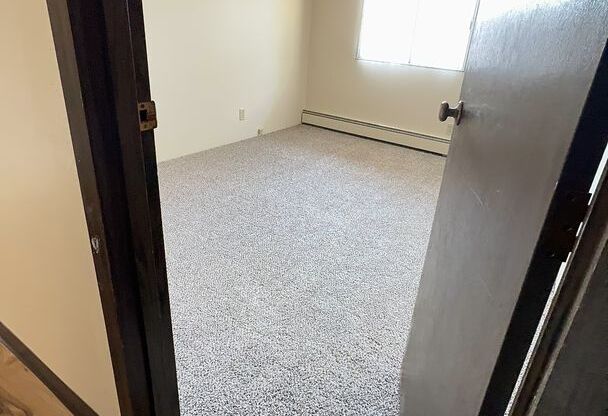 2 beds, 2 baths, 945 sqft, $979.99, Unit 825-J16