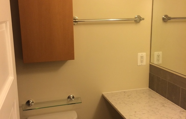 3 beds, 2 baths, $5,250, Unit 305