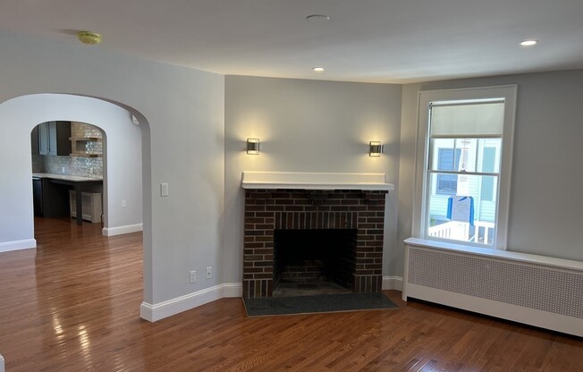 99 LAUREL ST