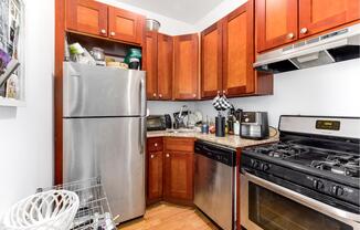 381 MACON ST