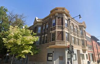 Great Wicker Park Location! Renovated 2 BR!