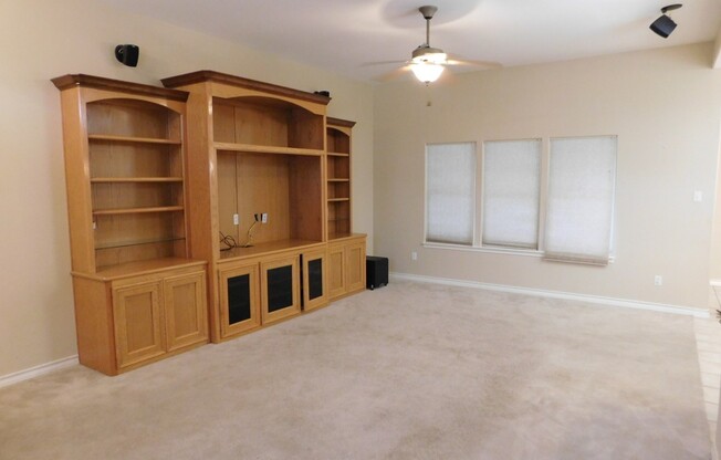 Spacous Southside Split Bedroom Home