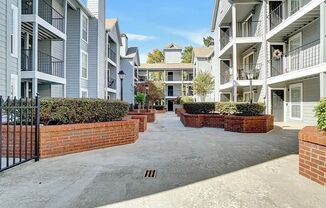 Get $500 OFF Luxury Renovated 1BR!!! — Move In by 12/21