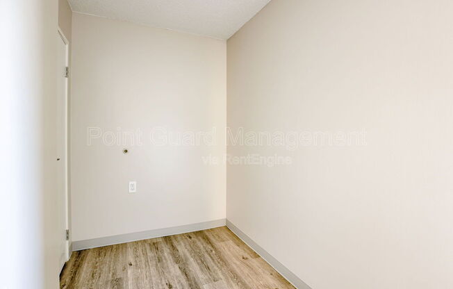 Studio, 1 bath, 329 sqft, $695, Unit 433