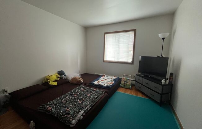 1 bed, 1 bath, $1,015, Unit 6