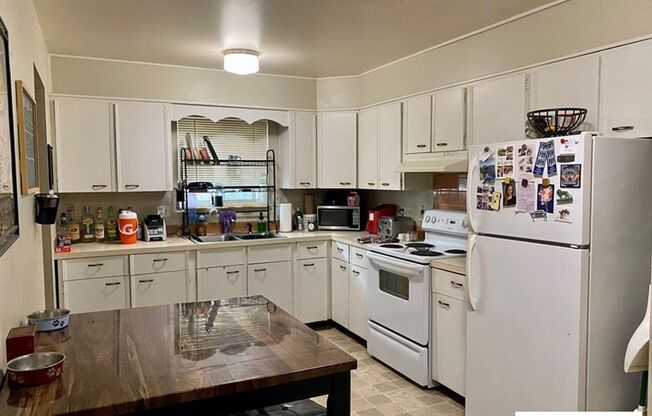 2409-2413 Clearview Ave