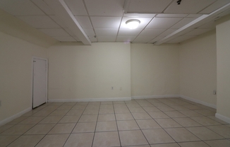 2 beds, 1 bath, $2,895, Unit B3