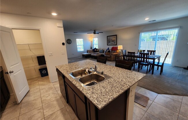 1123 BRILLIANT MDW AVE