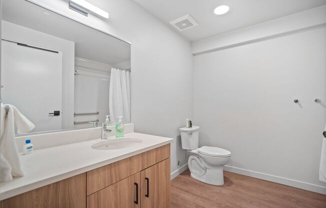 Studio, 1 bath, 320 sqft, $1,200, Unit 105