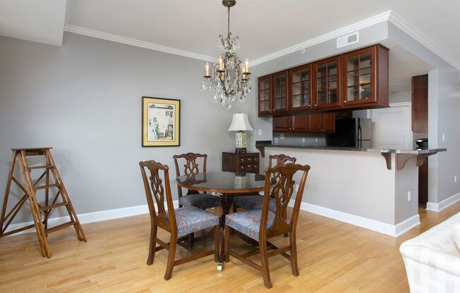 1 Bedroom w/Den Condo In Meadowmont Village Chapel Hill!