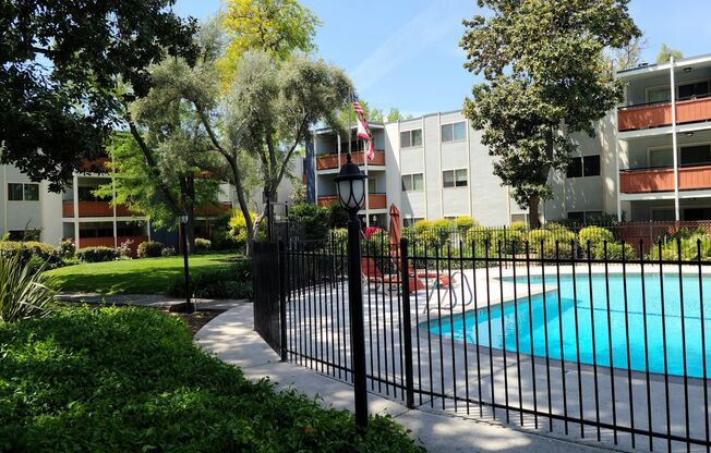 2 beds, 1 bath, 980 sqft, $1,645, Unit 225